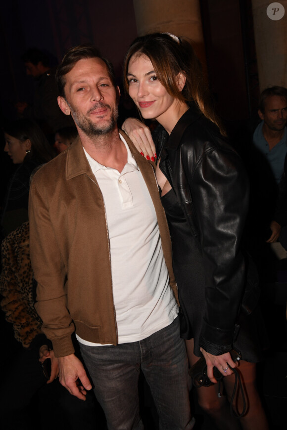 Nicolas Duvauchelle et Chloé Roy se sont officiellement mariés
Exclusif - Nicolas Duvauchelle et sa fiancée Chloé Roy - Front row lors du défilé Etam Live Show dans les jardins des Archives Nationales lors de la fashion. © Agence. Bestimage 