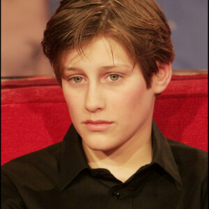 Jean-Baptiste Maunier sur le plateau de l'émission Vivement dimanche en 2005