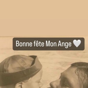 Une photo de lui avec sa maman en noir et blanc
Jean-Baptiste Maunier a rendu hommage à sa maman pour la fête des Mères le 26 mai 2024. 