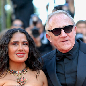 Les deux époux sont des habitués de la Croisette et des tapis rouges, où ils apparaissent souvent ensemble.
Salma Hayek et François-Henri Pinault assistent au tapis rouge 'Emilia Perez' lors de la 77e édition du Festival de Cannes au Palais des Festivals, le 18 mai 2024 à Cannes, en France. Photo par Franck Castel/ABACAPRESS.COM