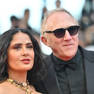 Salma Hayek, Francois Henri Pinault assistant à la première du film Emilia Perez lors du 77e Festival de Cannes à Cannes, France, le 18 mai 2024. Photo par Julien Reynaud/APS-Medias/ABACAPRESS.COM