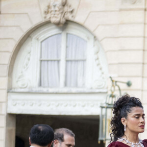 L'actrice américano-mexicaine Salma Hayek (G) et son mari, l'homme d'affaires français François-Henri Pinault, arrivent pour assister à un dîner d'État officiel dans le cadre de la visite d'État de deux jours du président chinois en France, au palais de l'Élysée à Paris, le 6 mai 2024.Photo by Eliot Blondet/ABACAPRESS.COM