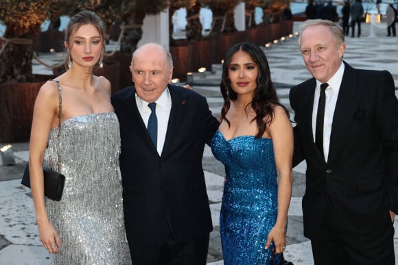 Mathilde Pinault, Francois Pinault, Salma Hayek et Francois-Henri Pinault assistent au dîner de gala de la Fondazione Cini, Isola Di San Giorgio lors de la 60e Biennale Art 2024 à la Fondazione Cini le 17 avril 2024 à Venise, Italie. Photo par Matteo Chinellato/IPA/ABACAPRESS.COM