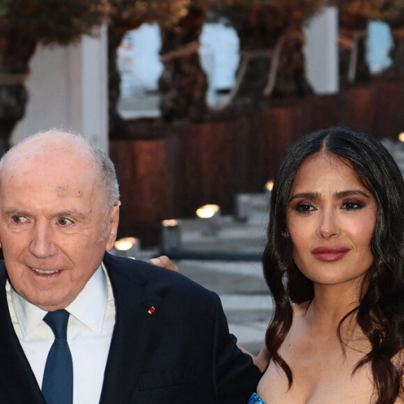 Mathilde Pinault, Francois Pinault, Salma Hayek et Francois-Henri Pinault assistent au dîner de gala de la Fondazione Cini, Isola Di San Giorgio lors de la 60e Biennale Art 2024 à la Fondazione Cini le 17 avril 2024 à Venise, Italie. Photo par Matteo Chinellato/IPA/ABACAPRESS.COM