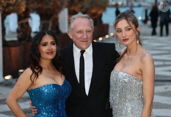 Mathilde Pinault, Salma Hayek et Francois-Henri Pinault assistent au dîner de gala de la Fondazione Cini, Isola Di San Giorgio lors de la 60e Biennale Art 2024 à la Fondazione Cini le 17 avril 2024 à Venise, Italie. Photo par Matteo Chinellato/IPA/ABACAPRESS.COM