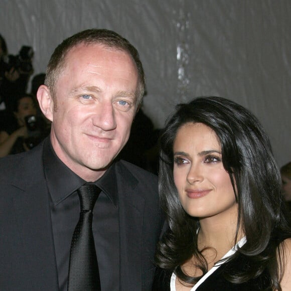 ... a connu des débuts difficiles, notamment quand il a été question de mariage.
Salma Hayek, enceinte, et François-Henri Pinault arrivent au gala 2007 du Costume Institute célébrant l'exposition "Poiret : King of Fashion", qui s'est tenu au Metropolitan Museum of Art de New York, aux États-Unis, le 7 mai 2007. Photo par Jen Lowery/Startraks/ABACAPRESS.COM