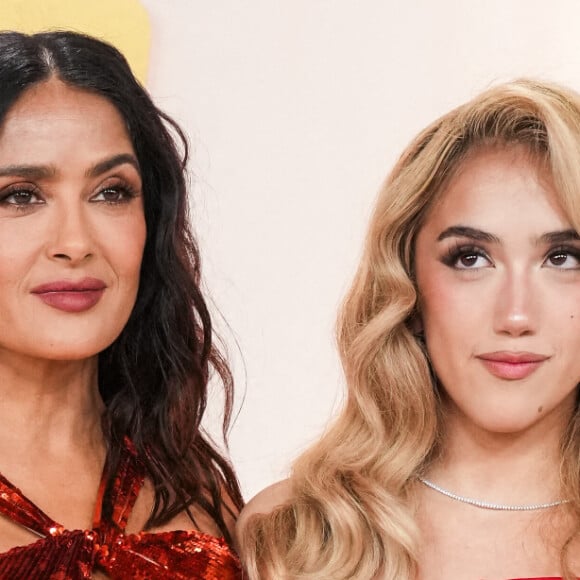 Salma Hayek et Valentina Paloma Pinault sur le tapis rouge de la 95e cérémonie des Oscars organisée par l'Academy of Motion Picture Arts and Sciences au Dolby Theatre de Los Angeles, CA, États-Unis, le 12 mars 2023. Photo par Sthanlee B. Mirador/SPUS/ABACAPRESS.COM