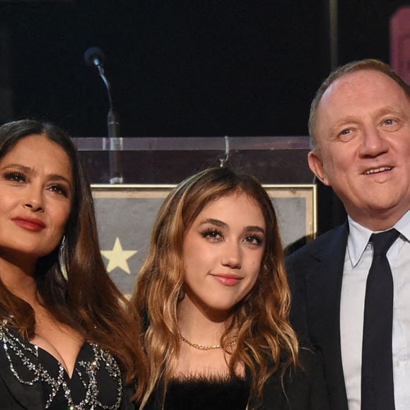 Les parents de Valentina ont néanmoins désormais trouvé la recette du bonheur.
Salma Hayek, Valentina Paloma Pinault et Francois-Henri Pinault lors de la cérémonie de remise de son étoile sur le Hollywood Walk of Fame le 19 novembre 2021 à Hollywood, CA, USA. Photo par OConnor/AFF/ABACAPRESS.COM