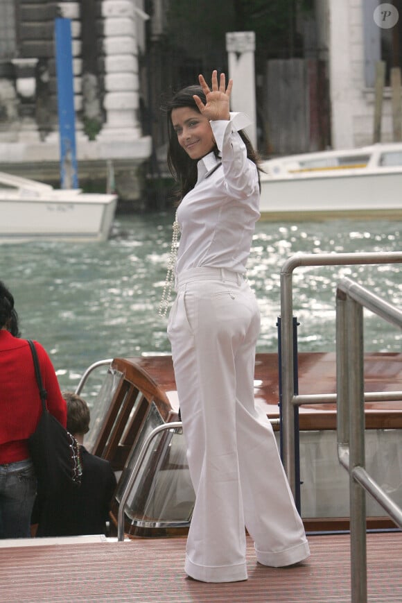 L'actrice mexicaine Salma Hayek arrive à l'inauguration du Palazzo Grassi (Fondation Pinault) à Venise, Italie, le 29 avril 2006. Photo par Mehdi Taamallah/ABACAPRESS.COM