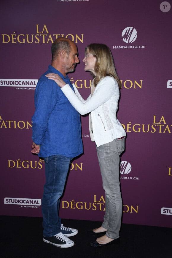 Une histoire d'amour aurait-elle été possible entre eux ?
Bernard Campan et Isabelle Carré - Première du film "La Dégustation" au Cinéma UGC Ciné Cité Bercy à Paris, France, le 29 Août 2022. © Giancarlo Gorassini/Bestimage