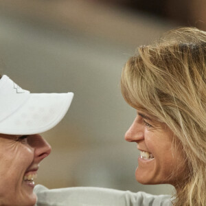 Alizé Cornet et Amélie Mauresmo - La joueuse de tennis française Alizé Cornet annonce la fin de sa carrière après avoir été battue au premier tour des Internationaux de France de tennis de Roland Garros 2024 à Paris, France, le 28 mai 2024. © Jacovides-Moreau/Bestimage 