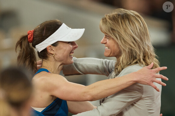 Alizé Cornet et Amélie Mauresmo - La joueuse de tennis française Alizé Cornet annonce la fin de sa carrière après avoir été battue au premier tour des Internationaux de France de tennis de Roland Garros 2024 à Paris, France, le 28 mai 2024. © Jacovides-Moreau/Bestimage 