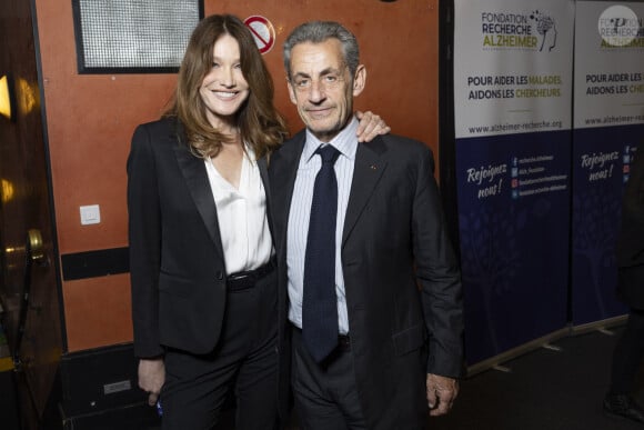 Exclusif - Carla Bruni et son mari Nicolas Sarkozy en backstage du concert du gala des 20 ans de la fondation Recherche Alzheimer "2 générations chantent pour la 3ème" à l'Olympia à Paris le 18 mars 2024. © Cyril Moreau / Bestimage