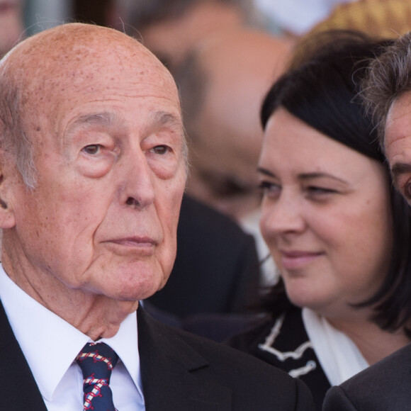 Lors d'un colloque consacré à Valéry Giscard d'Estaing, ce dernier a été d'un grand soutien comme le rapporte "Paris Match"
Valéry Giscard d'Estaing et Nicolas Sarkozy - Cérémonie de commémoration du 70ème anniversaire du débarquement sur la plage Sword Beach à Ouistreham. Le 6 juin 2014