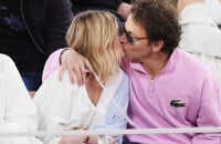 PHOTOS Mélanie Thierry et Raphaël s'embrassent avec passion à Roland Garros, deux de leurs enfants à leurs côtés