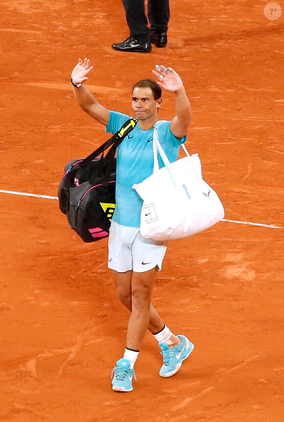 Rafael Nadal s'incline en trois sets face à Alexander Zverev lors des Internationaux de France de tennis de Roland Garros 2024 à Paris le 27 Mai 2024. © Bertrand Rindoff / Bestimage 