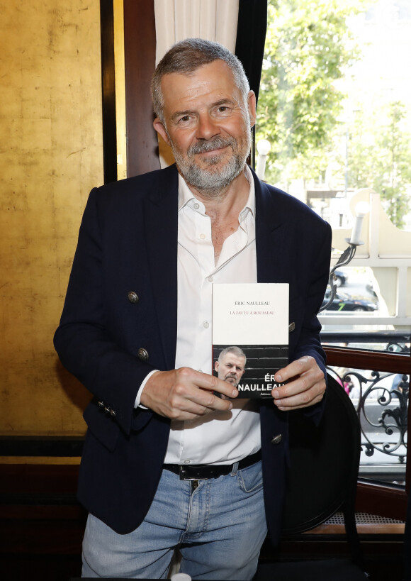 Exclusif - Eric Naulleau - Librairie Ephémère du Fouquet's à l'occasion de la remise du Prix du Livre de l'Art de Vivre Parisien et du Trophée du Fouquet's à Paris le 12 juin 2023. © Marc Ausset-Lacroix/Bestimage 