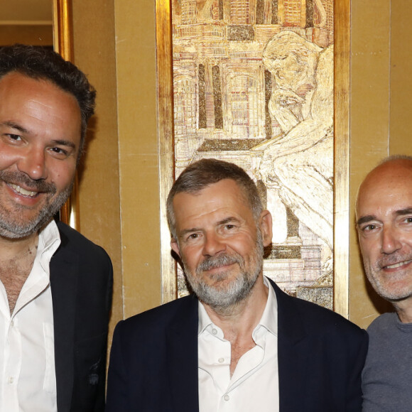 Exclusif - Bruce Toussaint, Eric Naulleau, guest - Librairie Ephémère du Fouquet's à l'occasion de la remise du Prix du Livre de l'Art de Vivre Parisien et du Trophée du Fouquet's à Paris le 12 juin 2023. © Marc Ausset-Lacroix/Bestimage 