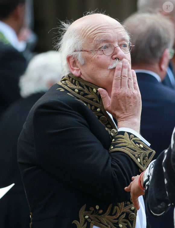 Erik Orsenna - Obsèques de l'académicienne Hélène Carrère d'Encausse en l'église Saint-Germain-des-Près à Paris le 11 août 2023. © Jonatha Rebboah / Panoramic / Bestimage