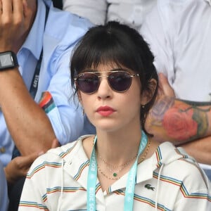 Pendant plus de trois mois, Nolwenn Leroy n'a pu voir son fils et son compagnon que le weekend... Une épreuve très difficile.
Nolwenn Leroy et Arnaud Clément assistent à la finale hommes des Internationaux de France 2018 à Roland Garros, le 10 juin 2018 à Paris. Laurent Zabulon/ABACAPRESS.COM