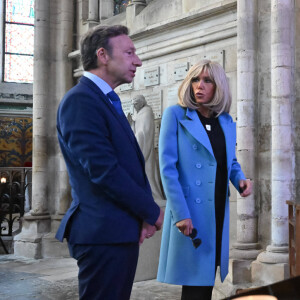 Ainsi que plusieurs personnalités de marque, à l'instar de Brigitte Macron.
La Première Dame Brigitte Macron et Stéphane Bern dans le cadre d'un voyage axé sur les 40ème Journées européennes du patrimoine à Semur-en-Auxois en Bourgogne, France, le 15 septembre 2023. © Jacques Witt/Pool/Bestimage