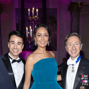 Exclusif - Prix Spécial - No Web - Yori Bailleres, Leïla Kaddour-Boudadi et Stéphane Bern - Arrivée des invités et des familles à l'hôtel Shangri-La Paris pour Le Bal 2023, le 25 novembre 2023. © Le Bal / Borde / Moreau / Bestimage Crédits obligatoires: Les partenaires du Bal : Shangri-La Paris, l'hôtel du Bal V MUSE Jewelry, le joaillier du Bal Les charités du Bal : L’hôpital Necker-Enfants malades : ARCFA – Association pour la Recherche en Cardiologie du Foetus à l’Adulte WCK – World Central Kitchen Le coiffeur : Star hairstylist Alexander von Trentini La maquilleuse : Anne Arnold Le champagne : Laurent-Perrier  Exclusive - For Germany Call For Price - No Web - Guests and families arriving at the Shangri-La Paris hotel for Le Bal 2023 on November 25th, 2023. Mandatory Credit : The partners of le Bal: Shangri-La Paris, the hotel venue of le Bal V MUSE Jewelry , the jeweler of le Bal The charity of le Bal : Necker-Enfants Malades hospital ARCFA – Association for the Cardiology Research from Fetus to Adult WCK – World Central Kitchen The Hairdresser: Star hairstylist : Alexander von Trentini The Make Up : Anne Arnold The champagne: Laurent-Perrier 