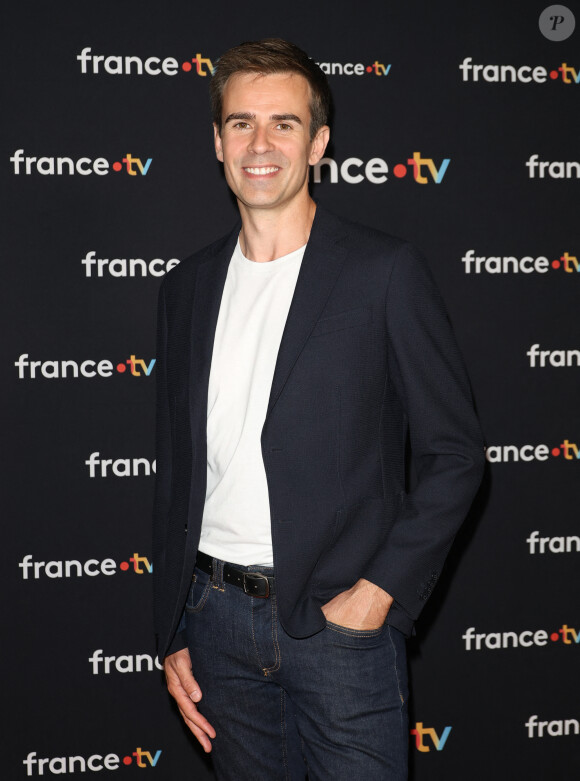 A savoir son mari Bruno.
Jean-Baptiste Marteau au photocall pour la conférence de presse de rentrée de France TV à la Grande Halle de la Villette à Paris, France, le 11 juillet 2023. © Coadic Guirec/Bestimage 