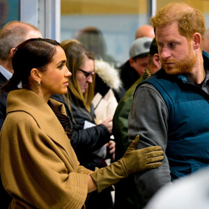 Vancouver, CANADA - Le prince Harry, duc de Sussex, et Meghan Markle, duchesse de Sussex, assistent à la dernière journée de l'événement One Year to Go avant les Invictus Games Vancouver Whistler 2025 et font du curling au Vancouver Curling Club au Hillcrest Community Centre à Vancouver, Canada.