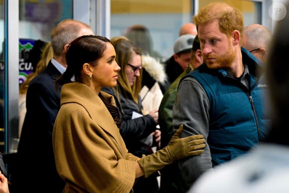 Vancouver, CANADA - Le prince Harry, duc de Sussex, et Meghan Markle, duchesse de Sussex, assistent à la dernière journée de l'événement One Year to Go avant les Invictus Games Vancouver Whistler 2025 et font du curling au Vancouver Curling Club au Hillcrest Community Centre à Vancouver, Canada.