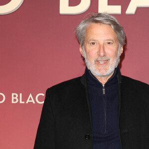 Antoine de Caunes - Avant-Première du film "Back to Black", Biopic consacré à la chanteuse Amy Winehouse à l'Olympia à Paris le 22 avril 2024. © Coadic Guirec / Bestimage 