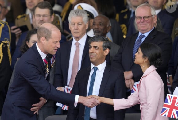 Le prince William de Galles, le Premier ministre britannique Rishi Sunak et sa femme Akshata Murty - La famille royale d'Angleterre lors des commémorations du 80ème anniversaire du débarquement (D-Day) à Portsmouth. Le 5 juin 2024 © Kin Cheung / Mirrorpix / Bestimage 