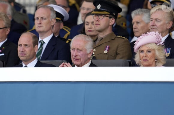 Le prince William de Galles, le roi Charles III d'Angleterre et la reine consort Camilla Parker Bowles - La famille royale d'Angleterre lors des commémorations du 80ème anniversaire du débarquement (D-Day) à Portsmouth. Le 5 juin 2024 © Kin Cheung / Mirrorpix / Bestimage 