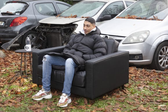 "Pourquoi n'est-il pas là?", a demandé le président de la 13e chambre en ouvrant l'audience.
Exclusif - Maes (Walid Georgey) - Enregistrement de l'émission Clique X, présentée par M.Achour et diffusée à partir du 19 novembre sur MyCanal, en plein air, dans la cité des Beaudottes (où le rappeur a vécu) à Sevran, France, le 15 novembre 2021. © Jack Tribeca/Bestimage 