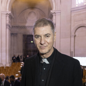 Exclusif - Etienne Daho lors de la remise de sa Grande Médaille Française de la chanson française de l'Académie Française à Paris, France, le 2 décembre 2021. © Olivier Borde/Bestimage