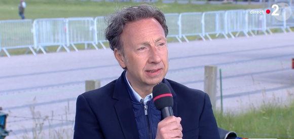 Julian Bugier pose une question surprenante à Stéphane Bern dans son émission spéciale pour les commémorations, le 6 juin 2024, sur France 2