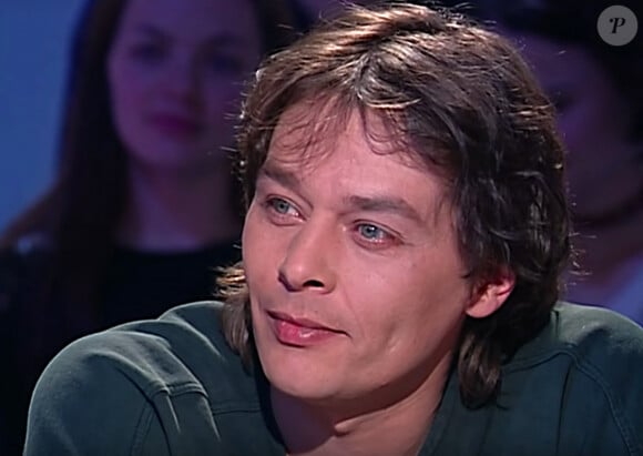 Ari Boulogne (né Christian Aaron Paffgen, fils illégitime d'Alain Delon) dans l'émission "Tout le monde en parle" d'Ardisson en 2001. Ari Boulogne ( fils de la chanteuse Nico, qui a toujours clamé que son père était Alain Delon) est mort chez lui dans le XV eme arrodissement de paris le 20 mai 2023. © Capture TV France 2 via Bestimage 