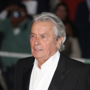 Et la justice pourrait conclure enfin à un test de paternité d'Alain Delon. 
Alain Delon le 4 mai 2013 à Cannes, France.