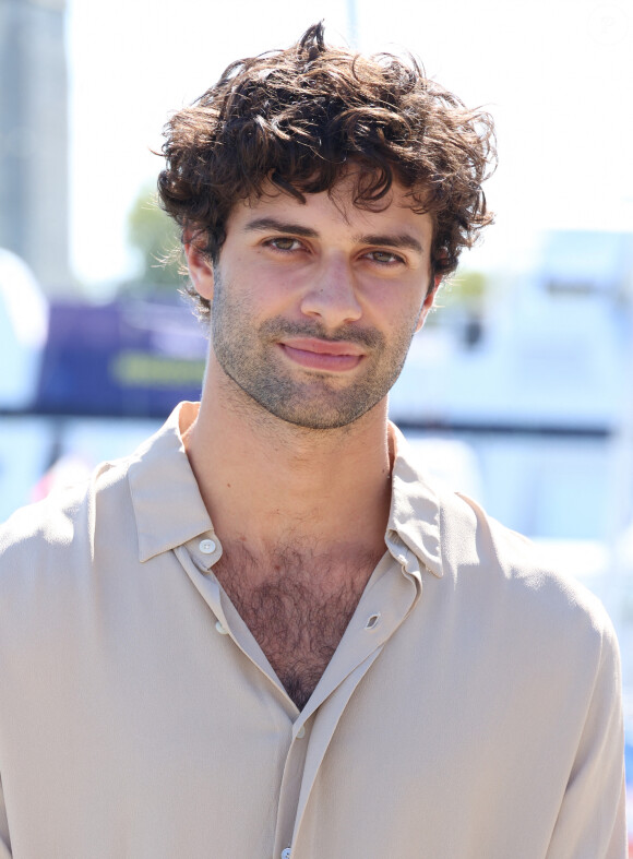 L'interprète de David aurait prévu de quitter la série
Liam Hellmann - Photocall lors de la 25ème édition du Festival de la Fiction de la Rochelle. Le 13 septembre 2023 © Denis Guignebourg / Bestimage