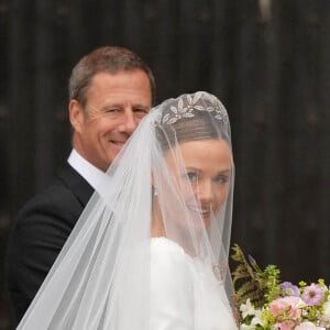 Rupert Henson et sa fille Olivia Henson - Mariage du duc de Westminster, Hugh Grosvenor, et Olivia Henson en la cathédrale de Chester. Le 7 juin © Julien Burton / Bestimage