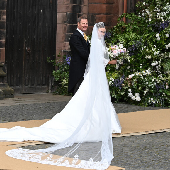 Rupert Henson et sa fille Olivia Henson - Mariage du duc de Westminster, Hugh Grosvenor, et Olivia Henson en la cathédrale de Chester. Le 7 juin © Justin Goff / Bestimage