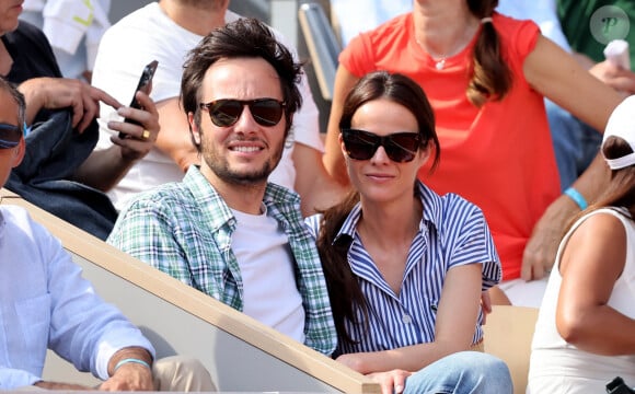 Le chanteur Vianney et sa femme Catherine Robert en tribunes lors des Internationaux de France de tennis de Roland Garros 2023, à Paris, France, le 9 juin 2023. © Jacovides-Moreau/Bestimage 