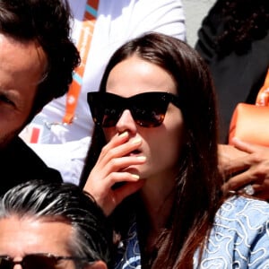 Vianney et sa femme Catherine Robert - Célébrités dans les tribunes des Internationaux de France de tennis de Roland Garros 2024 à Paris le 7 juin 2024. © Jacovides-Moreau/Bestimage 