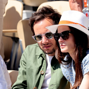 Vianney et sa femme Catherine Robert - Célébrités dans les tribunes des Internationaux de France de tennis de Roland Garros 2024 à Paris le 7 juin 2024. © Jacovides-Moreau/Bestimage 