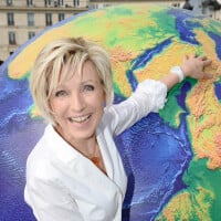 L'envers du décor des bulletins météo d'Evelyne Dhéliat ! Lassée d'une critique récurrente, elle explique ce que les téléspectateurs ne savent pas