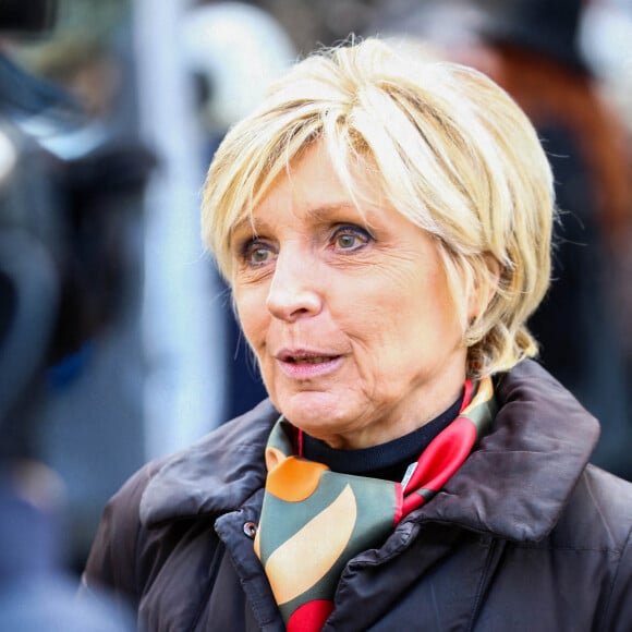 Évelyne Dhéliat lors des obsèques du présentateur du journal télévisé français Jean-Pierre Pernaut à la basilique Sainte-Clotilde à Paris, France, le 9 mars 2022. Nasser Berzane/ABACAPRESS.COM