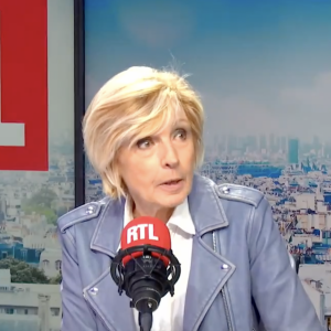 Invitée de RTL, Évelyne Dhéliat a fait taire les rumeurs sur sa retraite présumée, et sur l'éventuelle climatisation dont elle bénéficierait en plein réchauffement climatique.