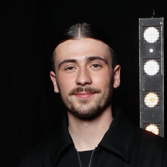 Le musicien a ensuite sorti premier single qui est instantanément devenu un tube
Exclusif - Pierre Garnier - Backstage de l'enregistrement de l'émission "Ce soir on chante pour les 100 ans des droits de l'enfant, avec l'Unicef", présentée par E.Gossuin et J.Anthony et diffusée le 12 mars sur W9 © Christophe Clovis / Bestimage