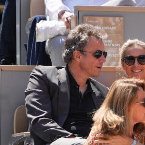 Anne-Sophie Lapix et son mari Arthur Sadoun assistent aux Internationaux de France 2024 à Roland Garros le 7 juin 2024. Laurent Zabulon/ABACAPRESS.COM