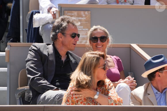 Anne-Sophie Lapix et son mari Arthur Sadoun assistent aux Internationaux de France 2024 à Roland Garros le 7 juin 2024. Laurent Zabulon/ABACAPRESS.COM