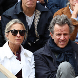 Anne-Sophie Lapix et Richard Sadoun dans les tribunes des Internationaux de France 2024 à Roland Garros le 2 juin 2024 à Paris. Nasser Berzane/ABACAPRESS.COM